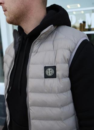 Чоловічий жилет stone island бежевий, модна чоловіча безрукавк...