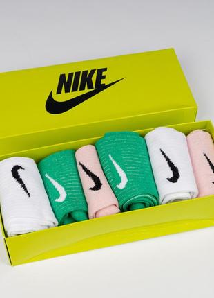 Набор (6 шт.) разноцветных мужских носков бренда nike. высокие...