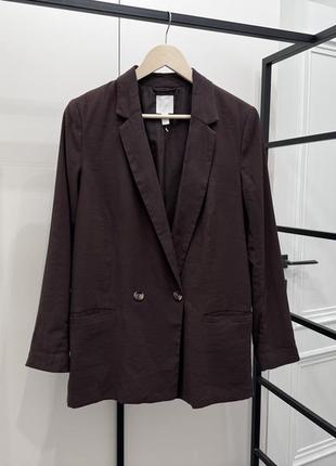 Удлиненный коричневый пиджак hm
