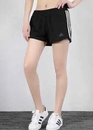 Спортивные короткие шорты adidas черные женские