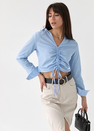 Укороченная блуза с кулиской вдоль полочки - голубой цвет, M