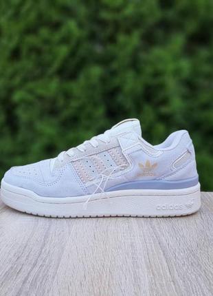 Женские кроссовки adidas forum low сірі золотий знак