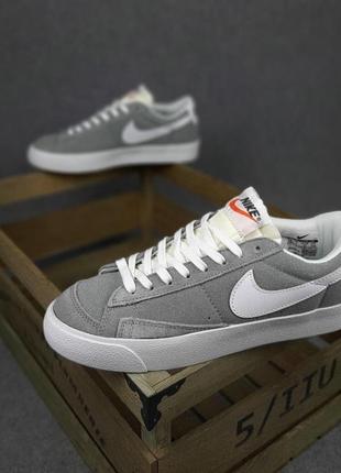 Женские кроссовки nike blazer low cірі