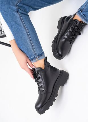 Черные зимние ботинки на шнуровке, размер 36