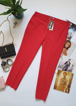 Красные классические брюки muso
