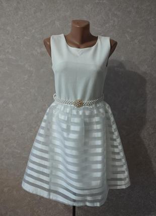 Женское короткое платье белого цвета m, l