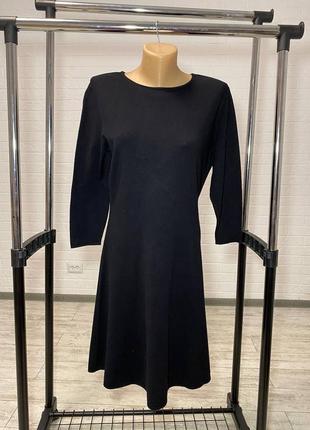 Базовое черное трикотажное платье