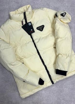 Теплая мужская куртка prada белого цвета