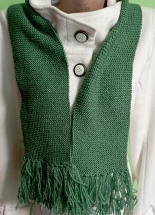 Теплый вязаный зеленый блестящий шарф,