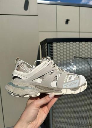Кроссовки balenciaga track recycled sole in beige