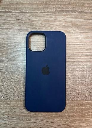 Орегінальний чехол для iPhone 12 у темно-синьому кольорі.