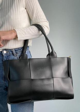 Женская сумка bottega veneta arco tote 35 black
