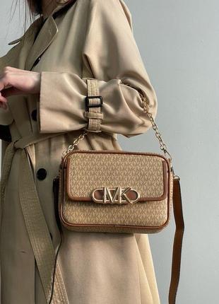 Женская сумка michael kors parker medium logo crossbody bag beige