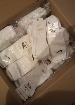 Шкарпетки Nike білі в розмірі 40-44