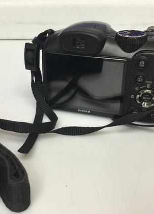 Продам фото камеру Fujifilm с 18 макро кратним зумом Професиональ