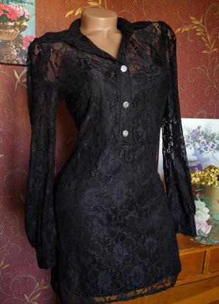 Черное кружевное короткое платье с длинными рукавами от miss s...
