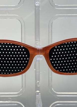 Окуляри тренажери в пластиковій оправі , окуляри перфораційні,...