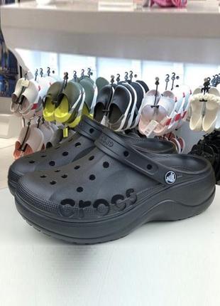 Крокс платформа баябэнд клог черные crocs baya platform clog b...