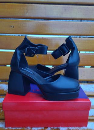 Жіночі чорні туфлі деленки на підборах на платформі Lino Marano
