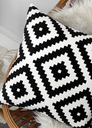 Подушка диванная с бархата (бархат) чёрно-белый геометрический...