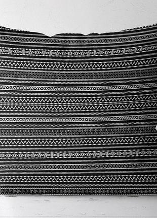 Подушка габардиновая c принтом черно-белый линейный орнамент 3...
