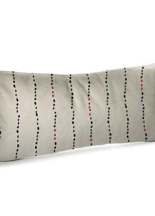 Подушка для дивана бархатная черные и красные точки 50x24 см (...