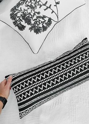 Подушка для дивана бархатная белый орнамент на черном фоне 50x...