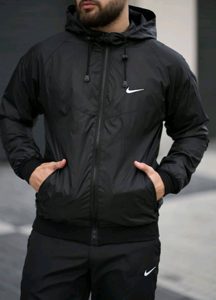 Вітровка Nike Windrunner