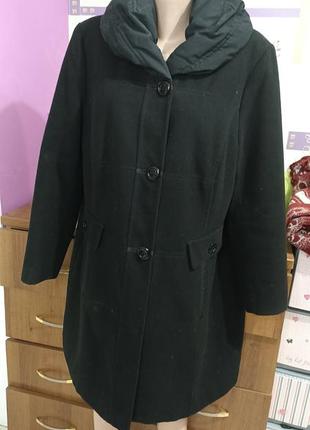 Пальто жіноче чорне на розмір 50-52