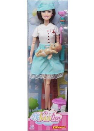 Кукла "медсестра" с ребенком (в голубой юбке)