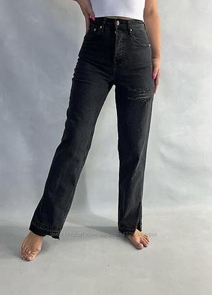 Прямые джинсы с разрезами divided .