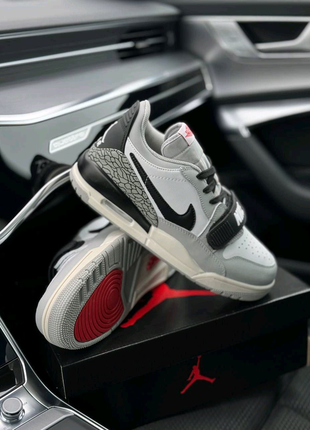 Чоловічі кросівки Nike Air Jordan Legacy 312 Low M Grey White Bla