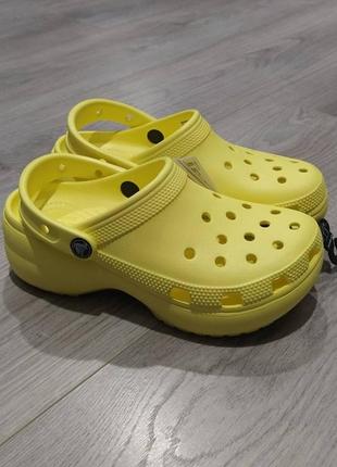 Крокс классик бае жёлтые crocs women´s classic platform clog