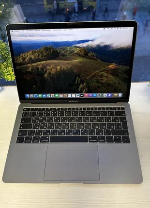 MacBook Air 2018 13" / 8 Gb RAM 128 SSD Core i5