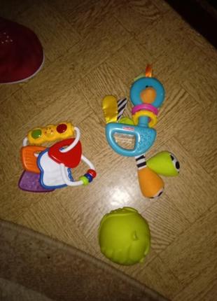 Набор игрушек для малыша