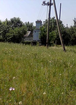 Продам земельну ділянку під забудову в центрі села Шульгівка