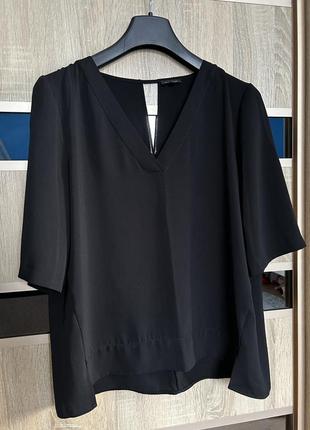 Черная блуза с коротким рукавом