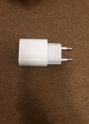 Зарядний пристрій Apple 20W