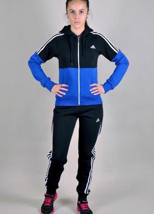 Зимний спортивный костюм adidas.