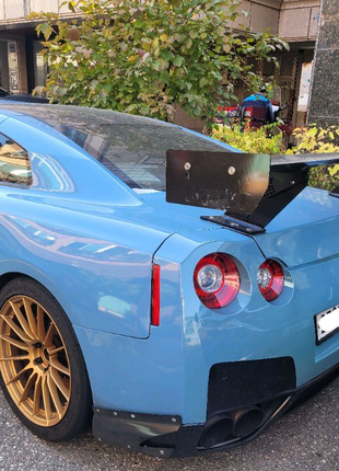 Nissan GT-R