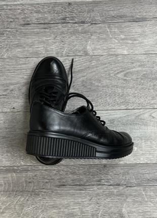 Туфли женские на шнуровке черные из натуральной кожи