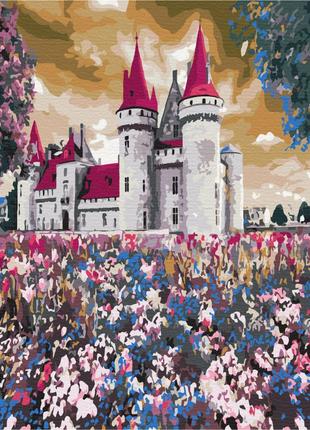 Замок в полевых цветах