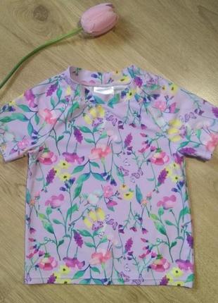 Бузкова сонцезахисна футболка h&m з квітковим принтом на дівчи...
