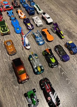 Моделі модельки машинки hot wheels