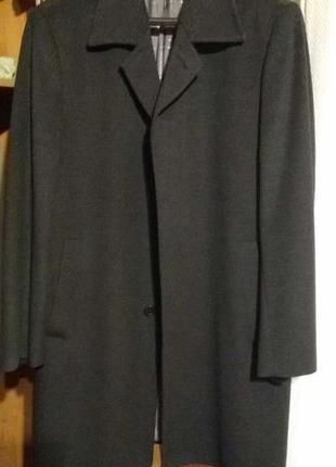 Нове чудове , сучасне чоловіче пальто італійського бренду emil...