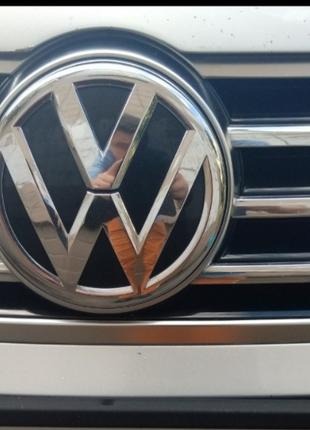 Эмблема значок на решетку радиатора Volkswagen VW Passat B8, G...