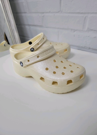 Crocs Classic platform shimmer clog
