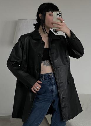 Черный кожаный винтажный пиджак