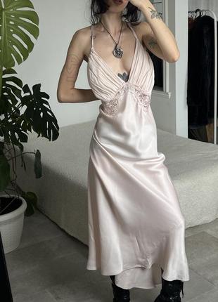 Нежно розовое шелковое платье