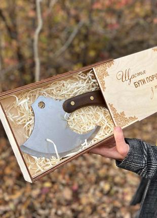 Кухонный нож-топорик в подарочной коробке
